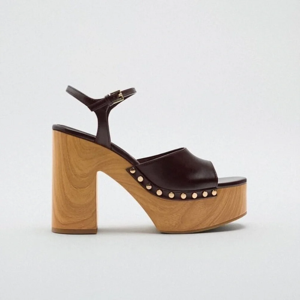 NWOT. Zara Brown Chunky Thick Heel Sandals. Size 9/EU 40.
